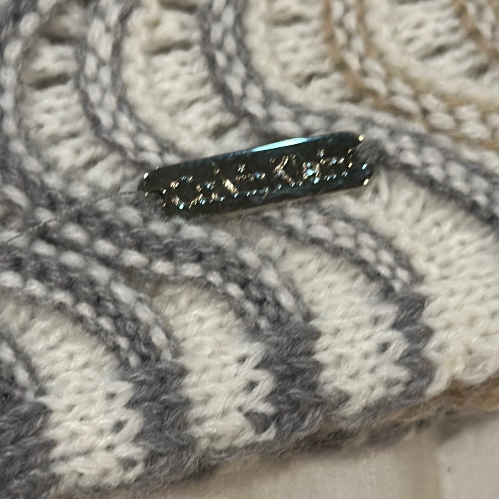 Calvin Klein Gray and Cream Wave Pattern Scarf - Picture 2 of 4